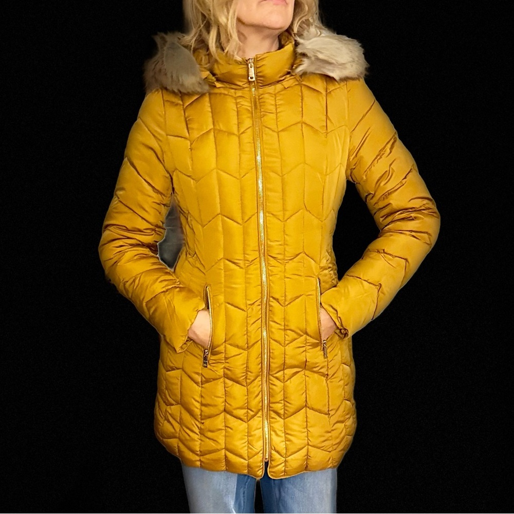 NWT Quilted Puffer Jacket w/ Faux Fur Hood
SM/MED/LG Available! - Picture 6 of 13
